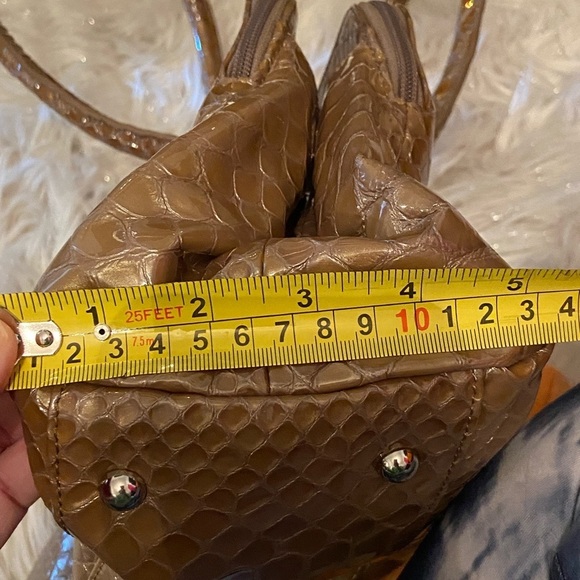 Danier Leather Purse - Picture 8 of 9